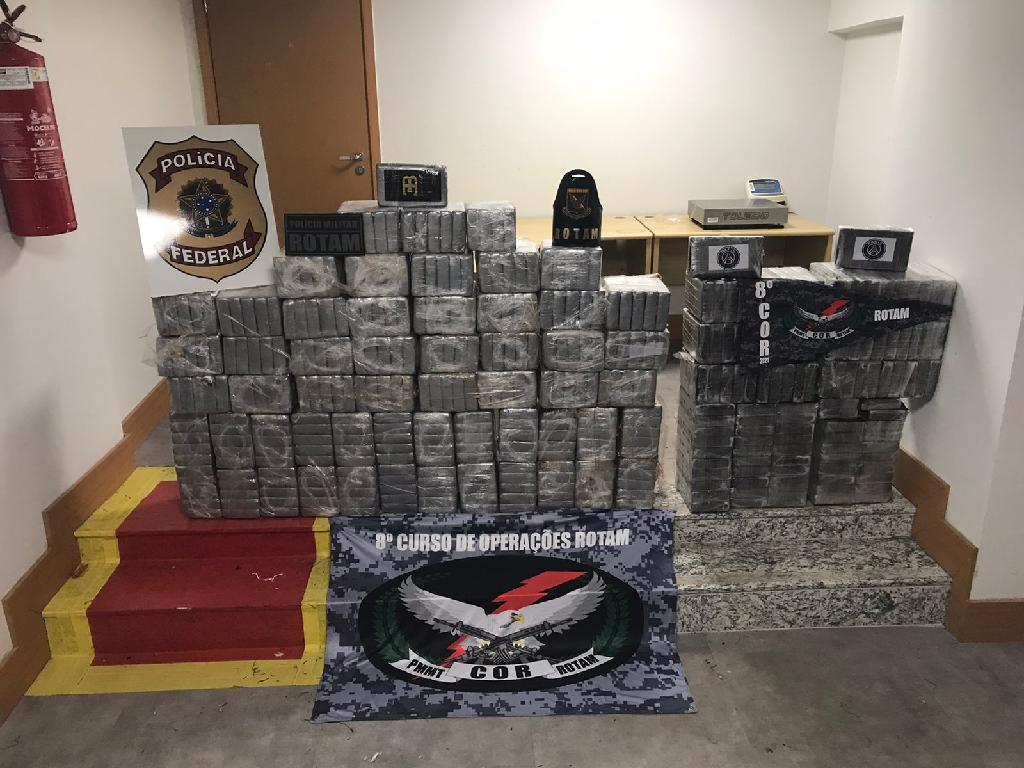 Mato Grosso | Polícia Militar apreende carreta com 427 kg de cocaína pura