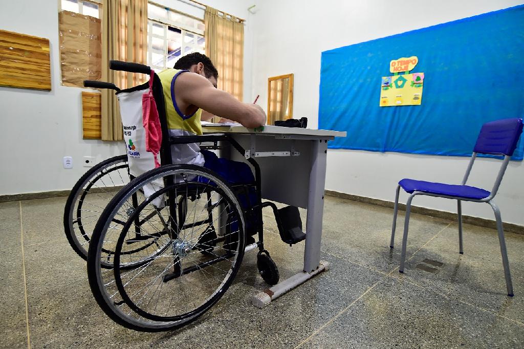 Escolas não podem negar matrícula a pessoas com deficiência