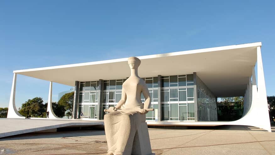 Exigência de inscrição na OAB para defensor é inconstitucional, decide STF