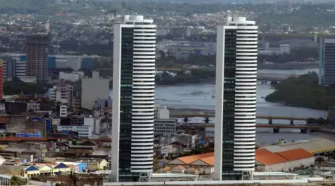 Morador festeiro é multado em R$ 2 mil, deposita R$ 20 mil e deixa ‘crédito’ para as próximas festas