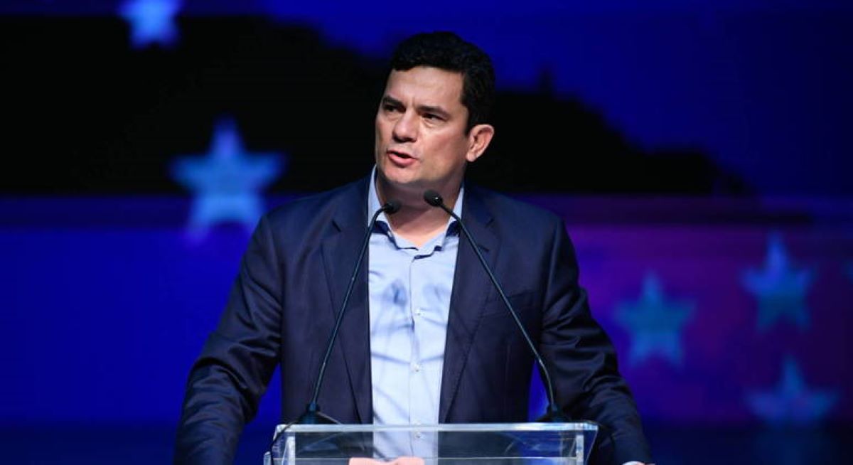 Moro se filia ao Podemos, critica Lula e defende fim da reeleição
