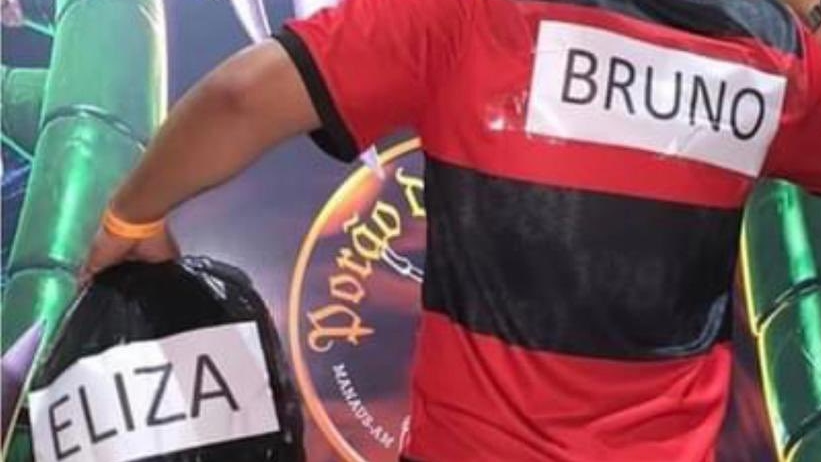 Homem é demitido após usar fantasia de goleiro Bruno com saco de lixo escrito Eliza