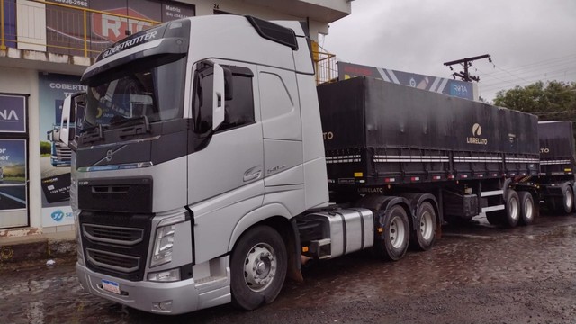 Homem é preso por roubar caminhão e comparsa acaba morto pela polícia em Cuiabá