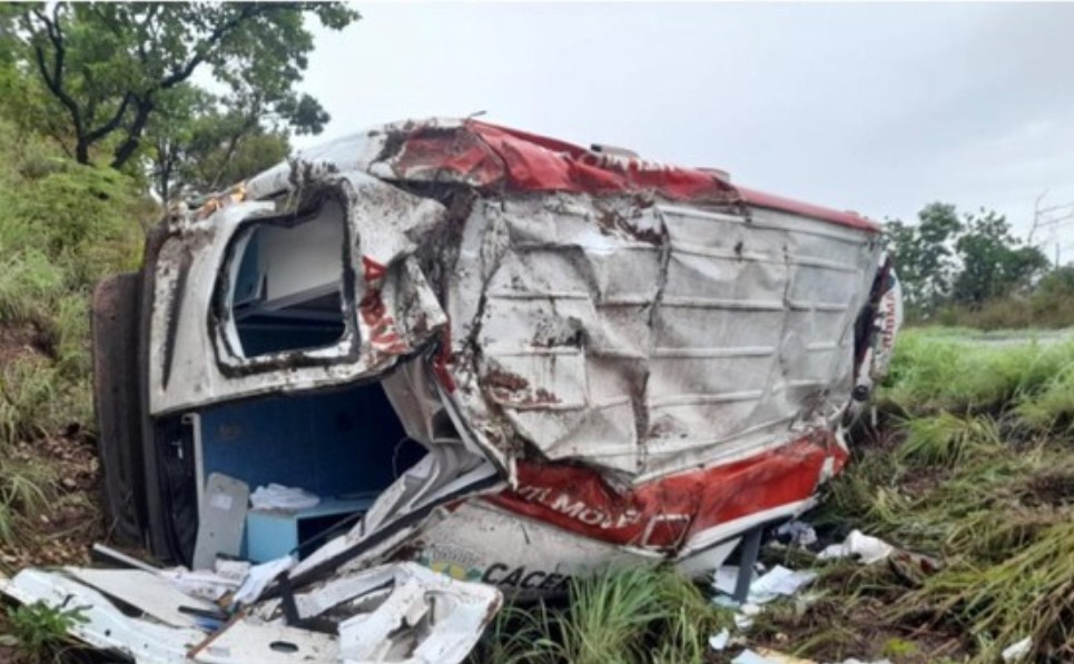 Mato Grosso | Paciente morre após ambulância capotar em acidente a caminho de hospital