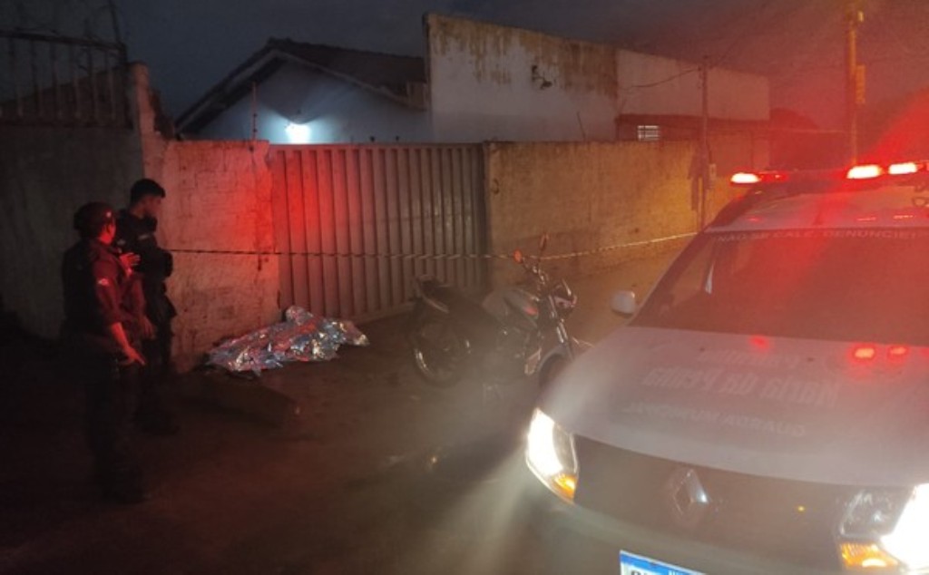 Várzea Grande | Motociclista morre ao bater veículo contra muro durante chuva
