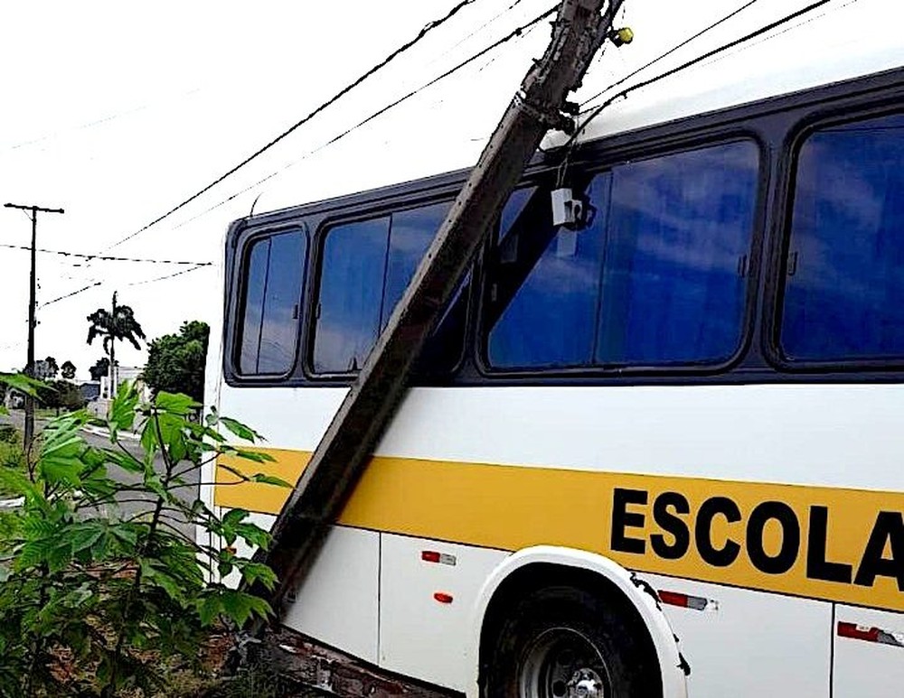 Sorriso | Homem furta ônibus escolar, derruba poste e é preso