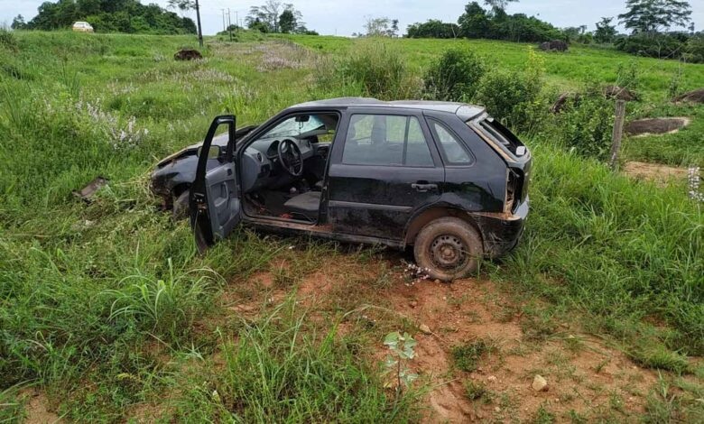Motorista perde controle de direção e capota veículo na rodovia MT-208