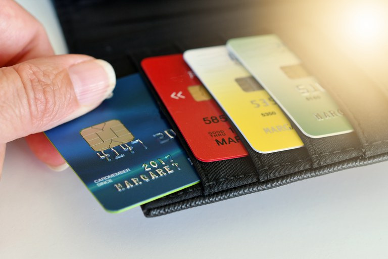 Entenda quais tarifas podem ou não ser cobradas dos clientes