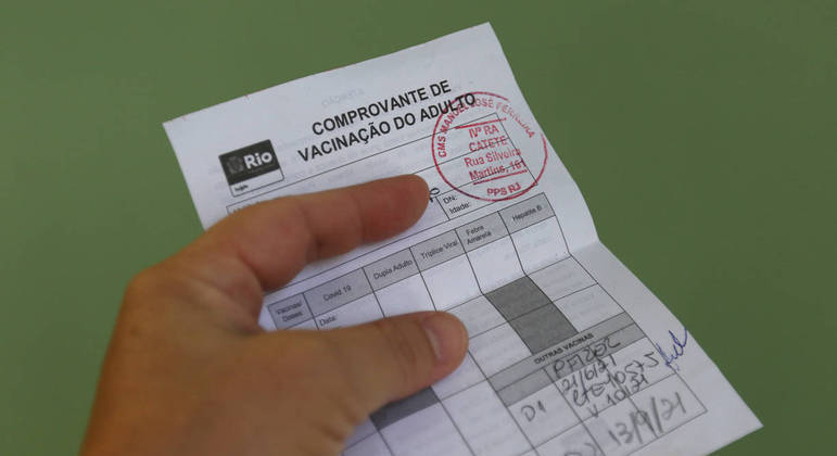 Comprovante de vacinação será exigido de quem chega ao Brasil