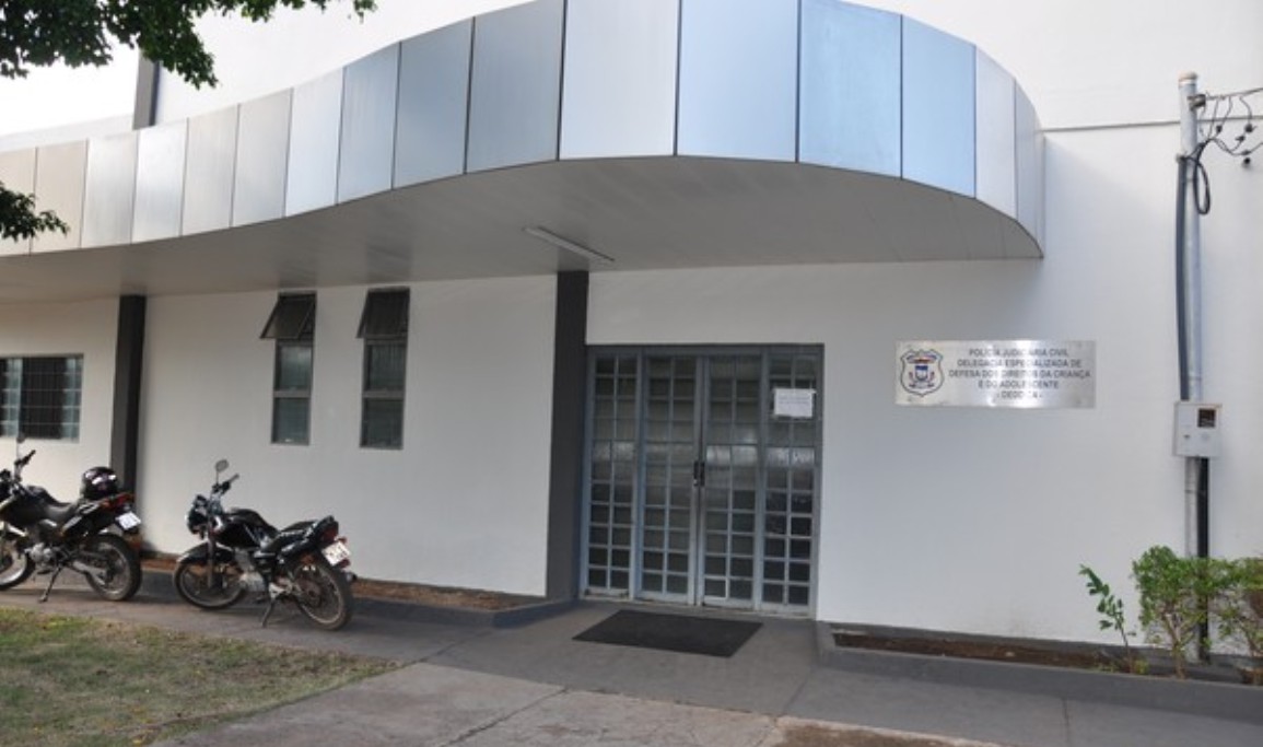 Mãe é presa suspeita de permitir abuso sexual da filha de 13 anos em Cuiabá