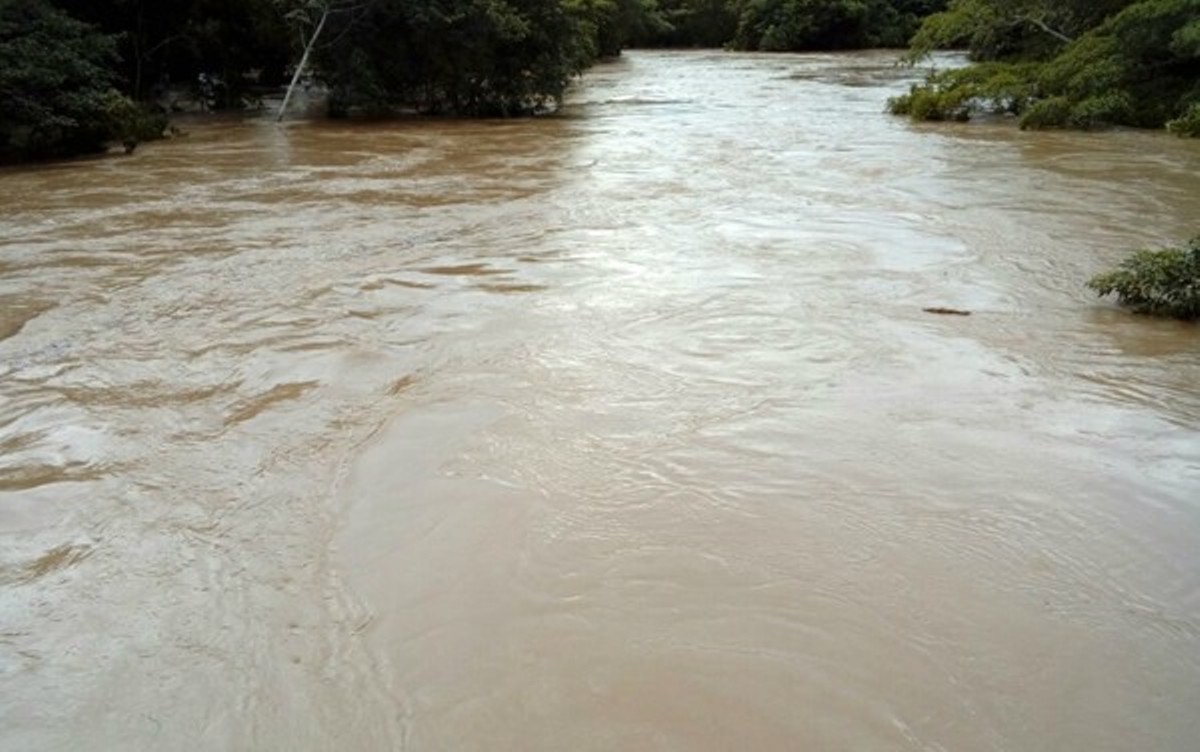 Abastecimento de água está suspenso em alguns bairros de Cuiabá devido às chuvas