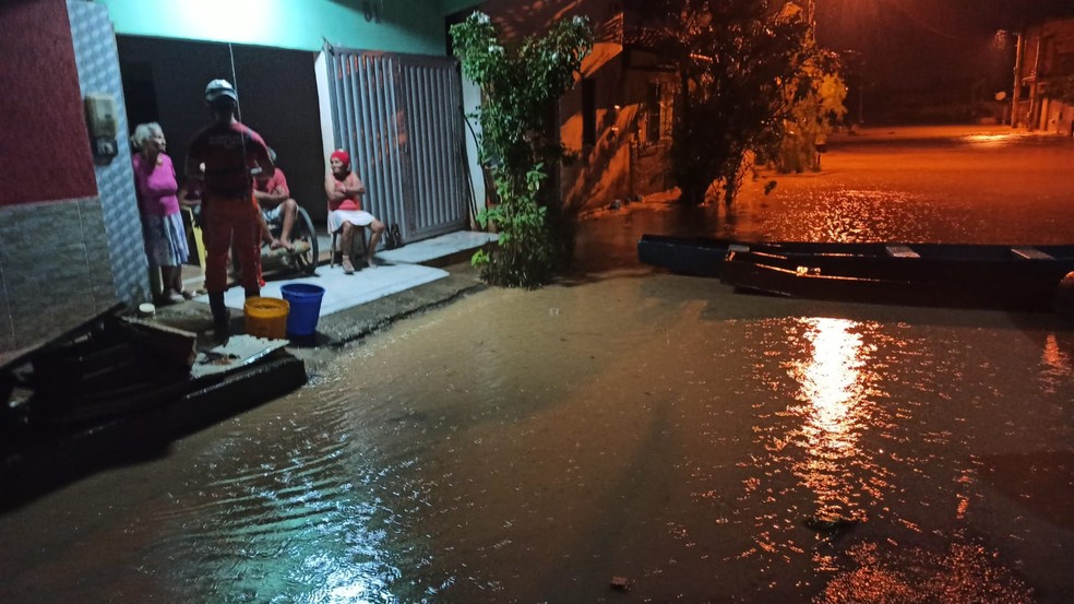 Caixa libera saque do FGTS por calamidade nas regiões da Bahia e Minas Gerias  atingidas por enchentes