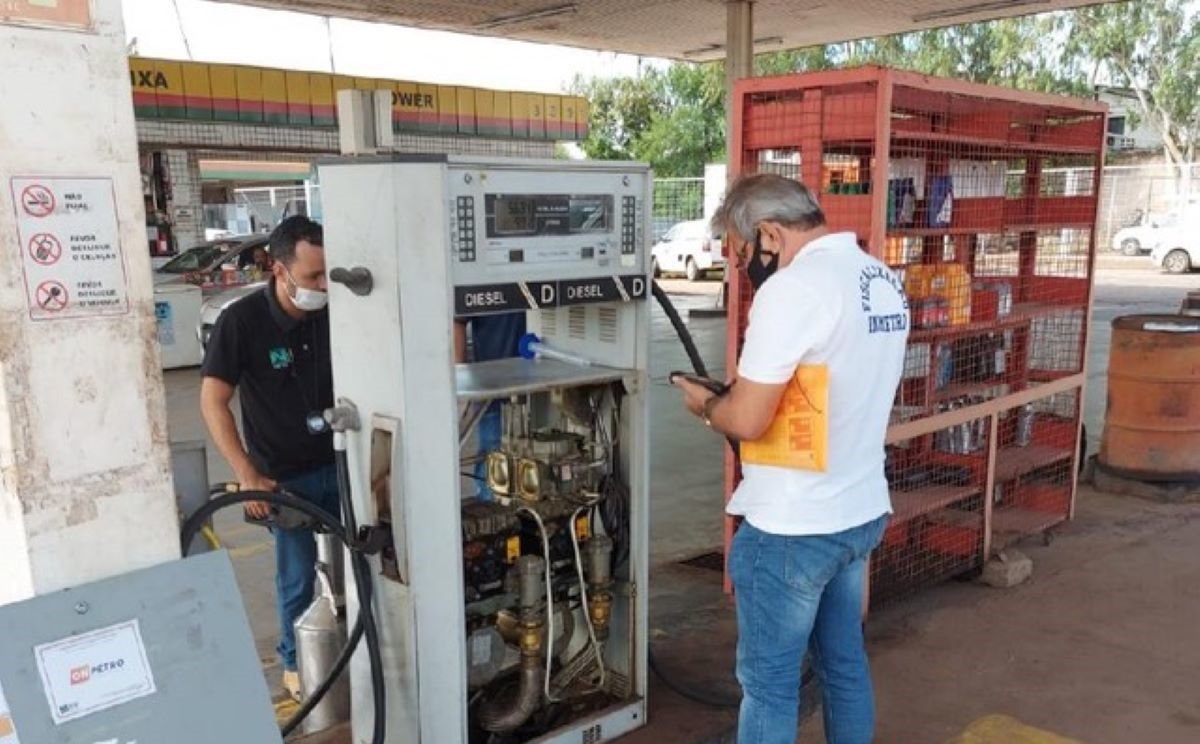Bombas de 5 postos de combustíveis são lacradas por irregularidades em Cuiabá e Várzea Grande
