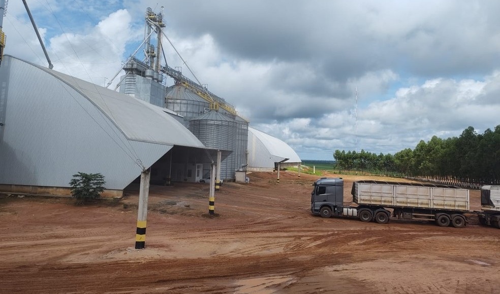 Mato Grosso | Funcionário morre após ser sugado por funil de silo de milho e ficar soterrado