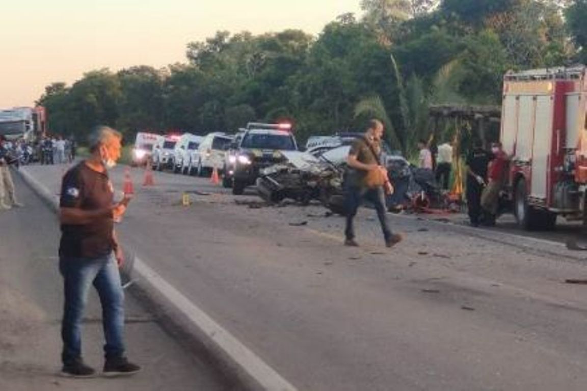 Cáceres | Acidente entre picape e caminhonete deixa uma pessoa morta e outra ferida na BR-174