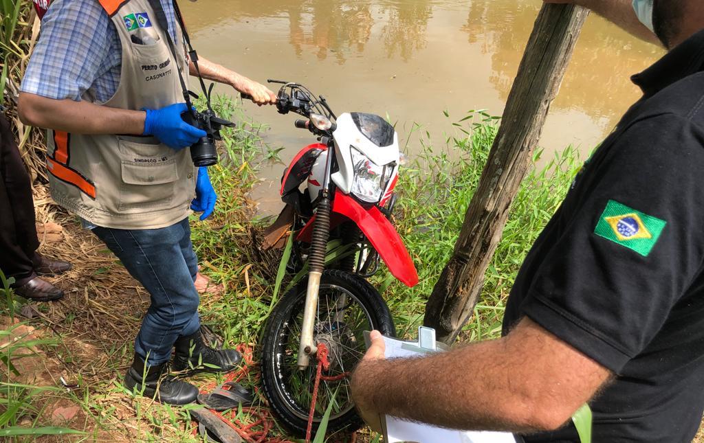 Mato Grosso | Motociclista morre após cair com moto dentro de rio