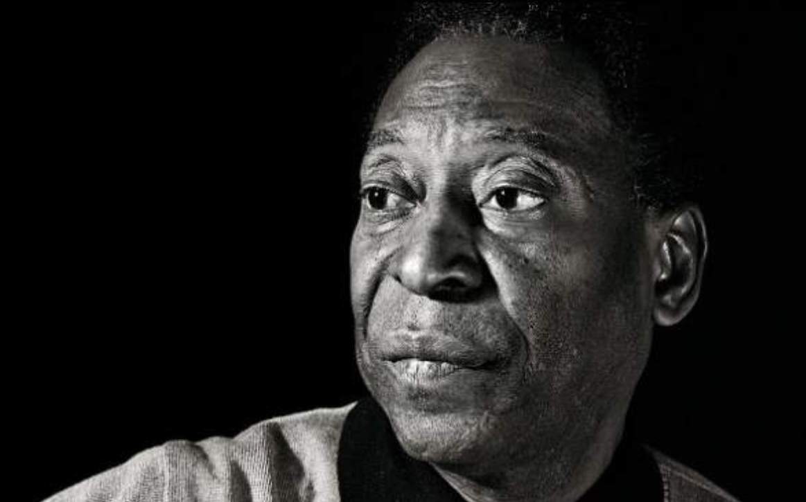 Pelé é diagnosticado com câncer generalizado e tumores espalhados pelo corpo