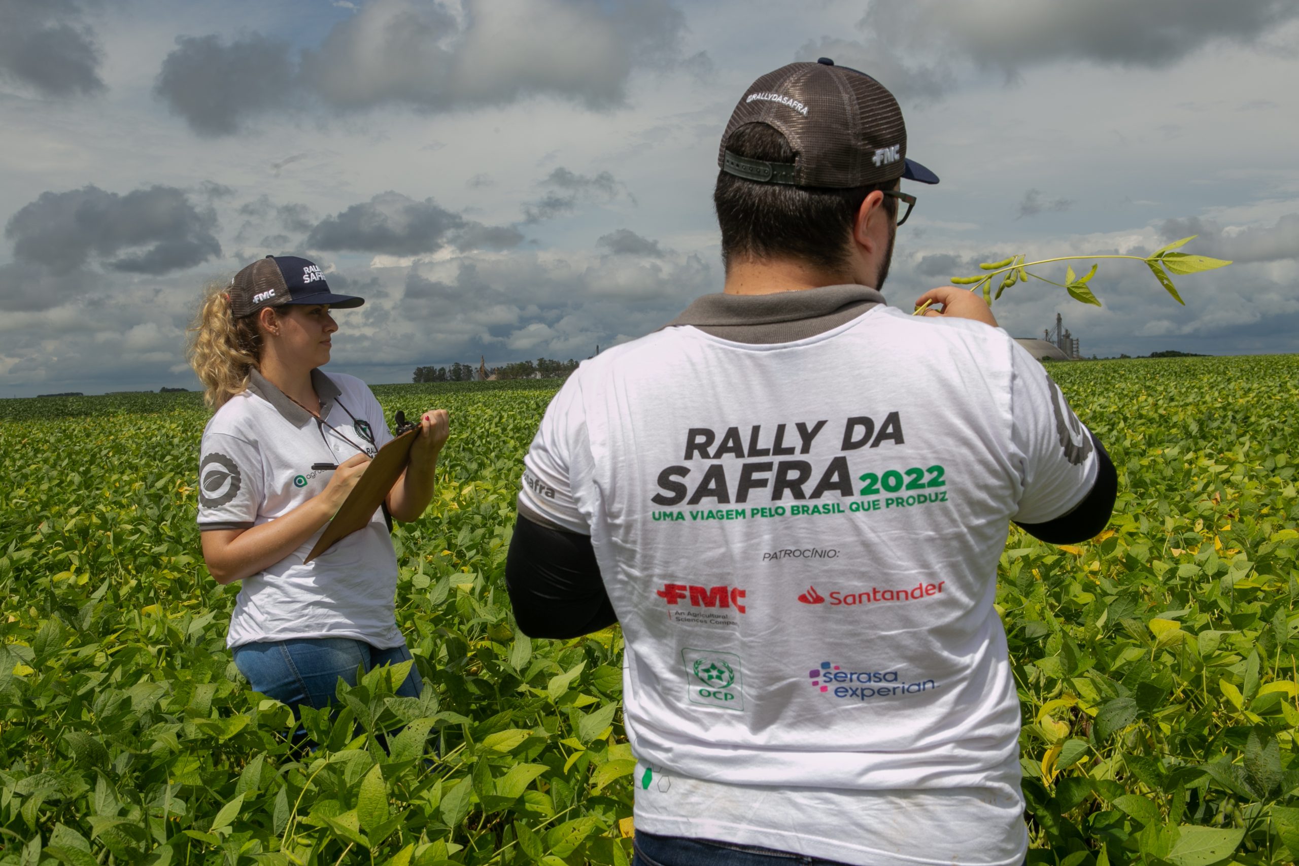 Técnicos do Rally da Safra avaliam lavouras de soja no Sudeste do Mato Grosso