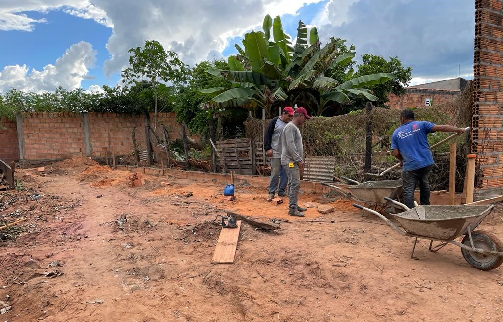 Tesouro | Prefeitura começa construção de muro no pátio de máquinas 