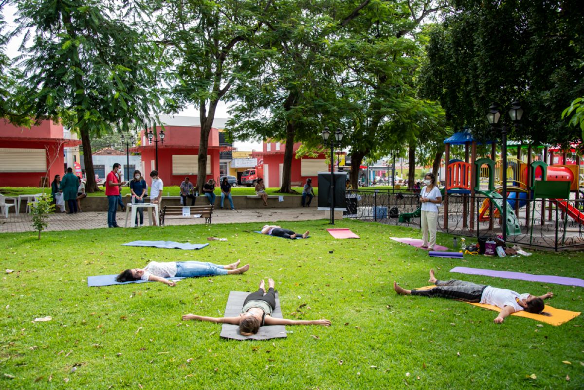 Rondonópolis | Secretaria de Saúde e parceiros realizam atividades relativas a saúde mental na Praça dos Carreiros