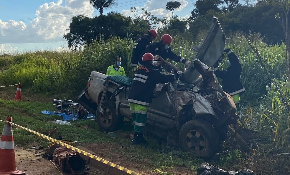 Sinop | Motorista de caminhonete morre ao tentar fazer ultrapassagem e bater em caminhão na BR-163