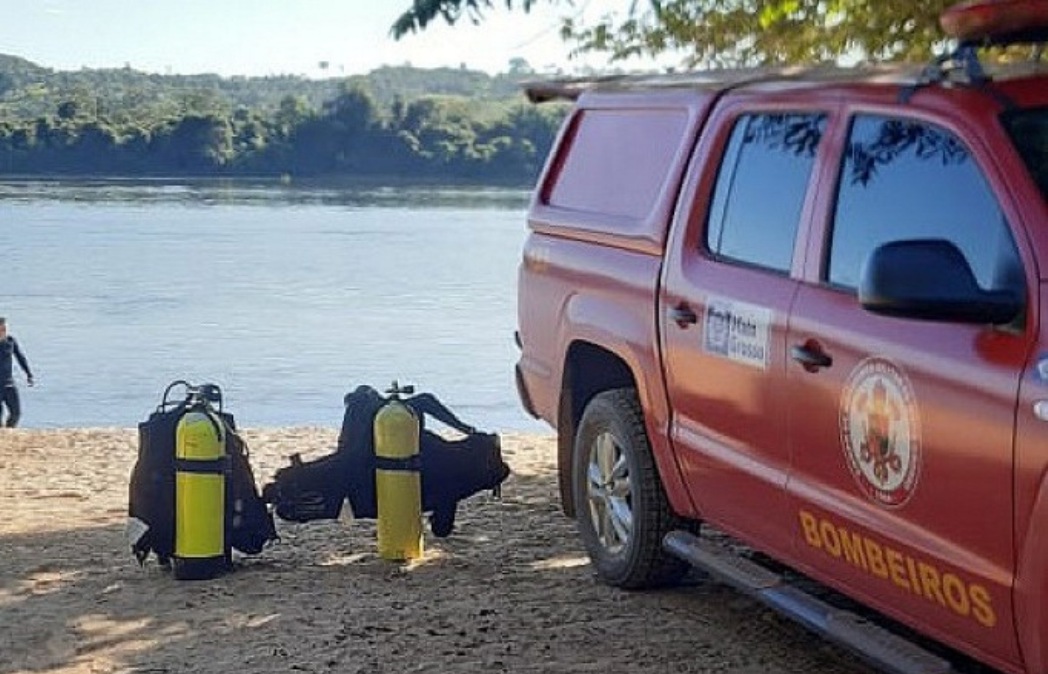 Bombeiros iniciam buscas por vítima de afogamento no rio Teles Pires