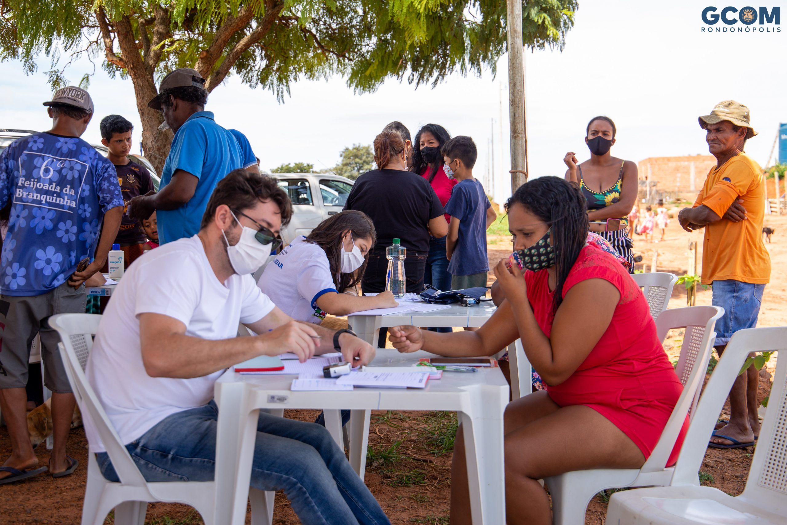 Rondonópolis | Moradores cuidam da saúde com atendimento médico, exames e outros serviços