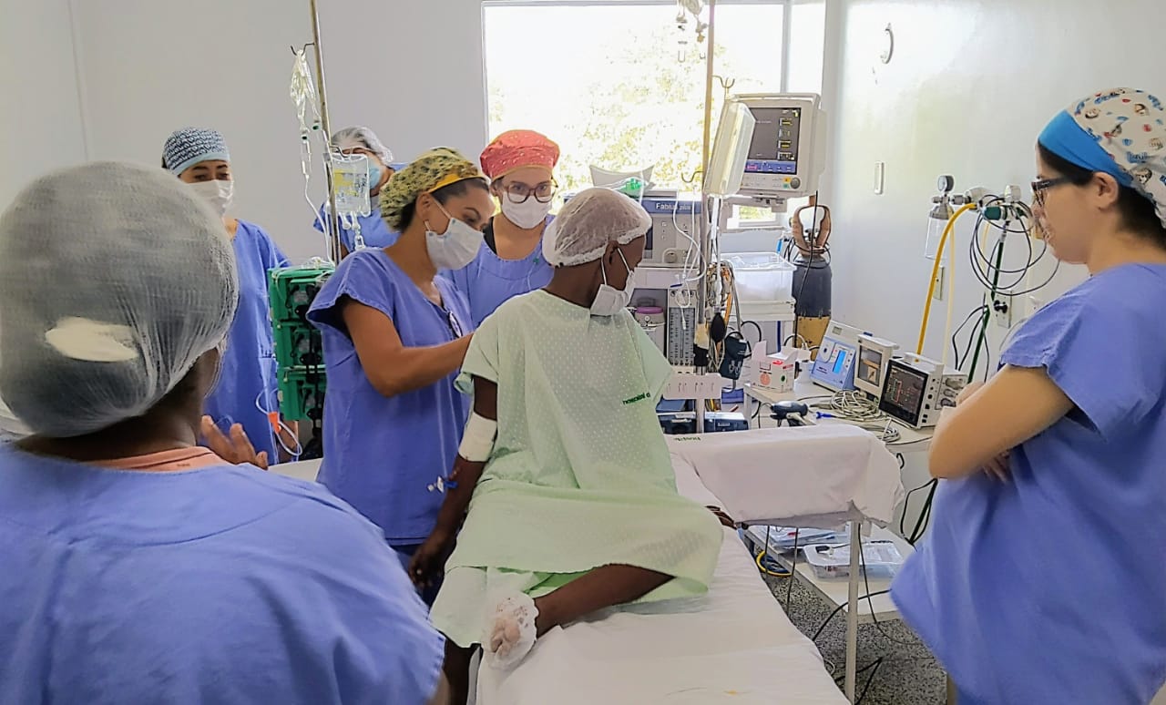 Hospital de Câncer de Mato Grosso realiza cirurgia inédita no setor de Pediatria