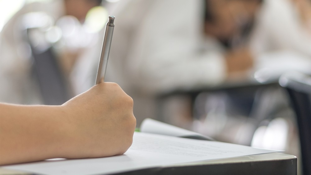 Municípios de Mato Grosso abrem inscrições para concursos com salários de até R$ 14 mil; confira as vagas
