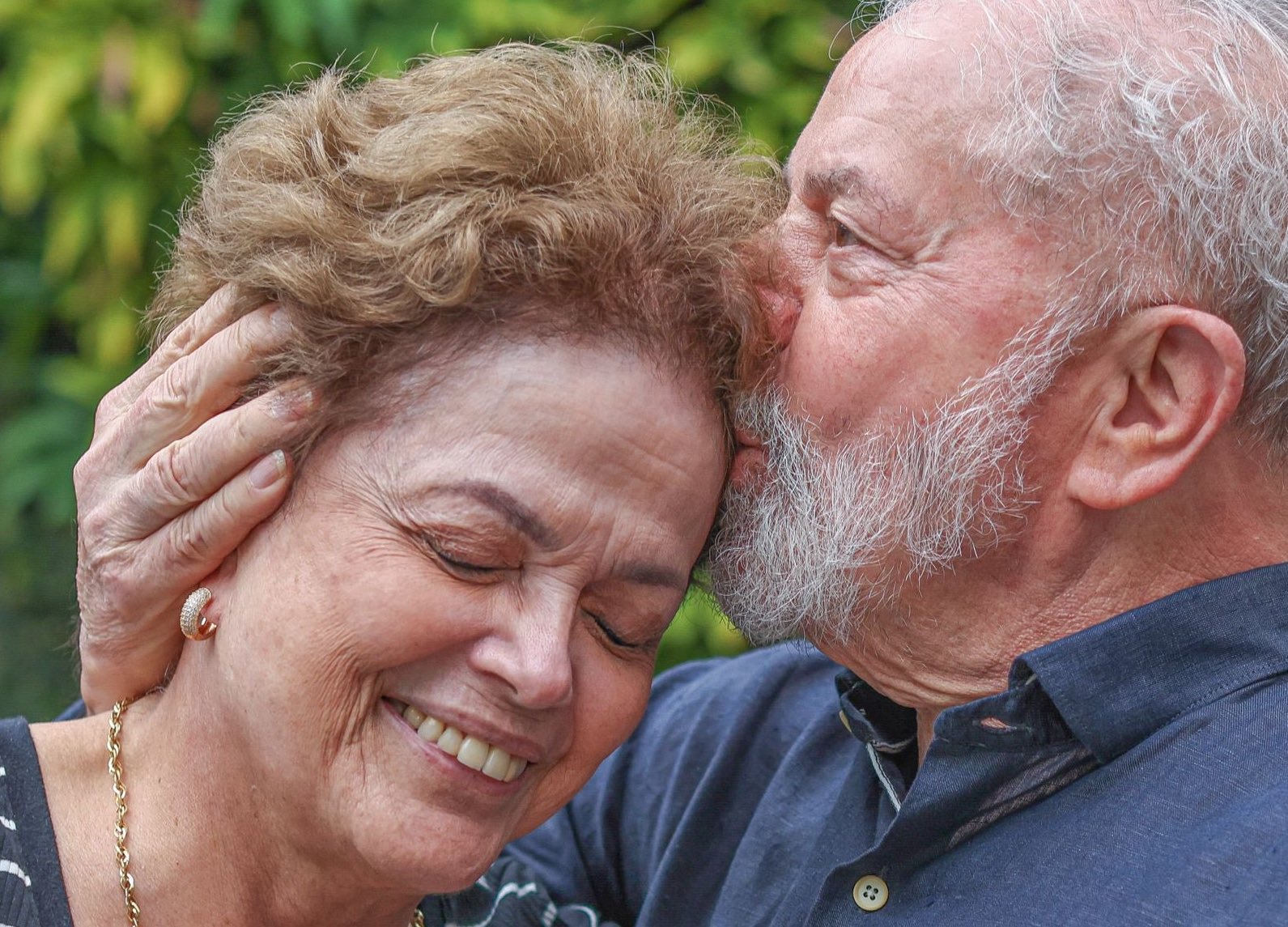 Dilma diz que sua relação com Lula é ‘inabalável’ e descarta disputar eleições