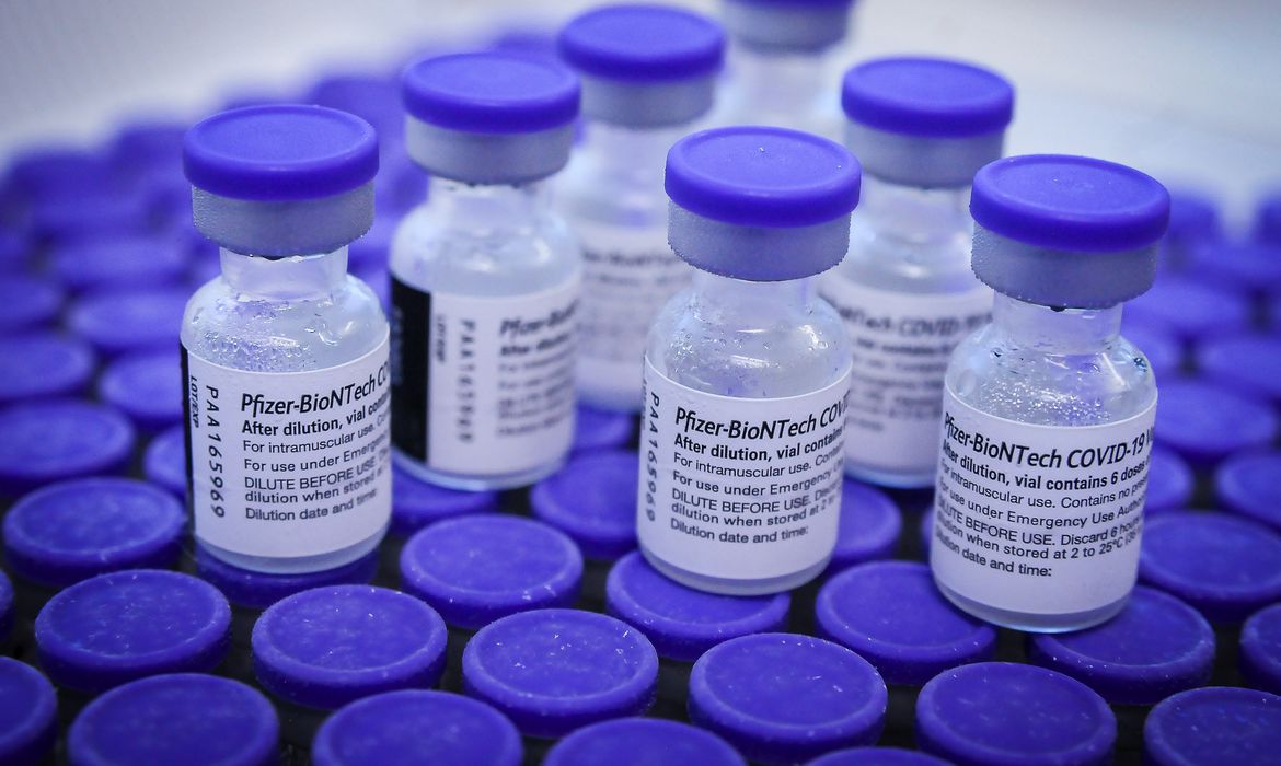 Médico de Sinop faz denúncia na SMS de dois pacientes com reações neurológicas graves após vacina Covid-19