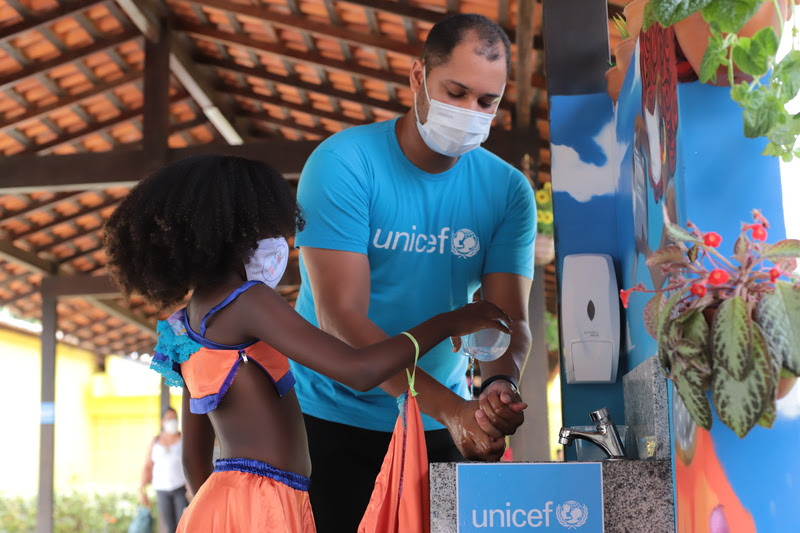 UNICEF e ADM anunciam parceria para enfrentar a exclusão escolar e garantir ambientes  mais saudáveis em escolas públicas
