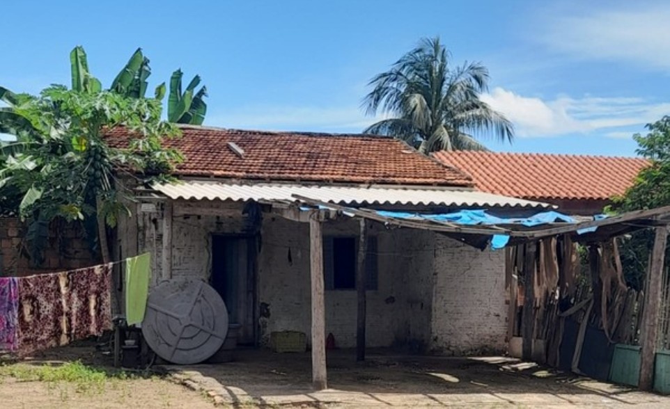 Cáceres | Homem é morto a facadas pelo namorado da ex ao levar alimentos para ela em casa