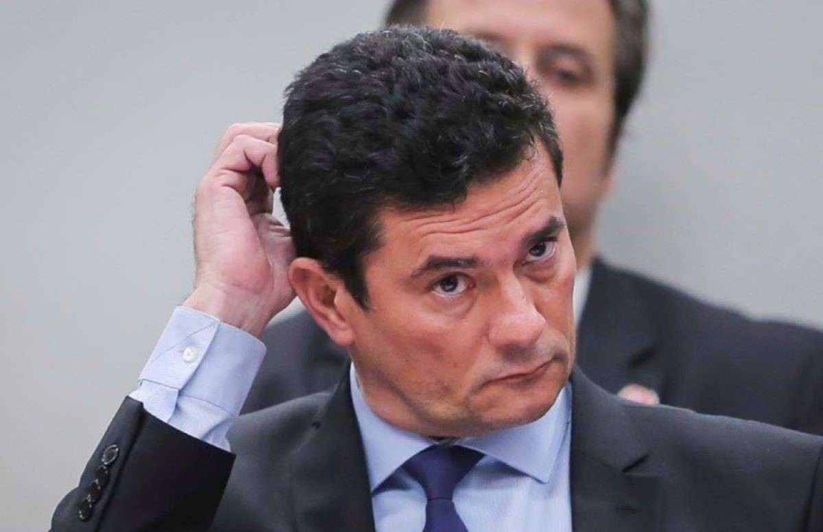 Moro desiste de candidatura à Presidência da República