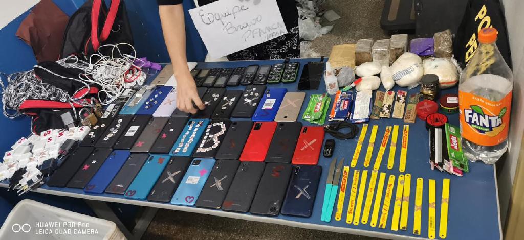 Cuiabá | Polícias penais apreendem 40 celulares e chips na Penitenciária Feminina