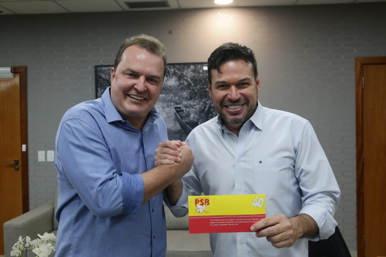 Max Russi oficializa filiação do ex-prefeito Beto Farias ao PSB