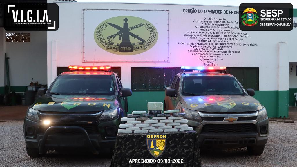 Gefron apreende 30 kg de entorpecentes e recupera veículo na fronteira