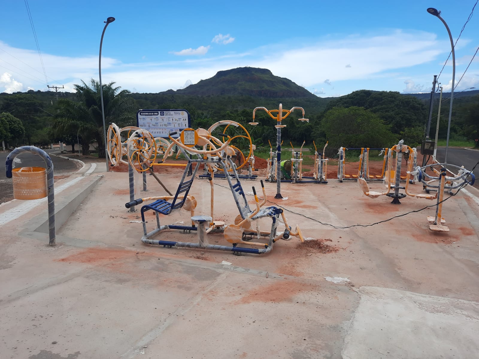 Prefeitura de Tesouro instala a primeira Academia ao Ar Livre da cidade
