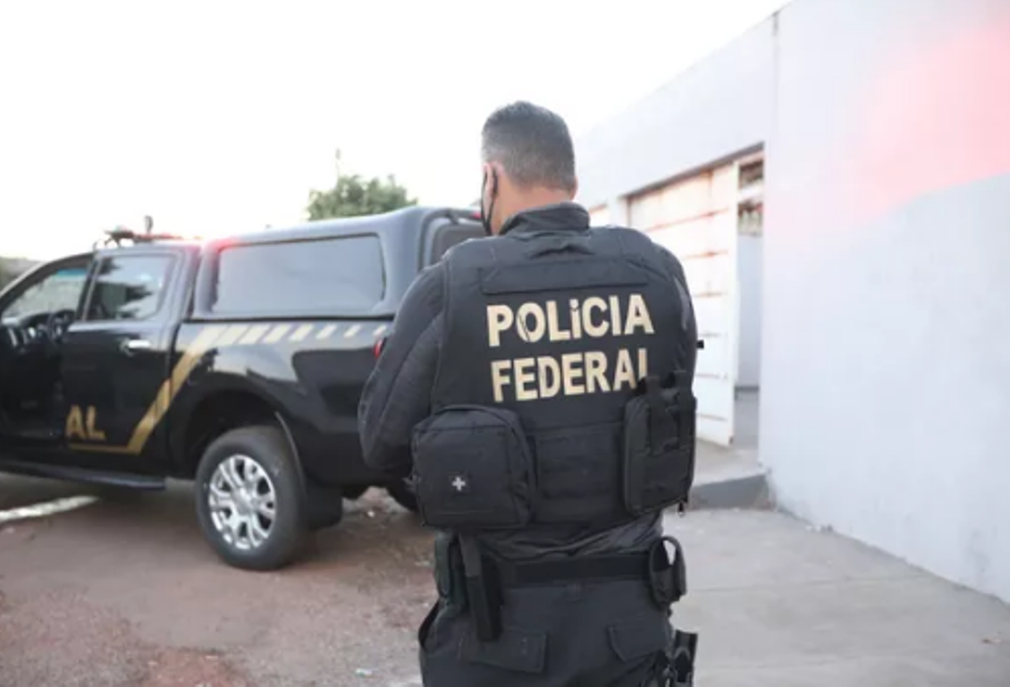 Operação da Polícia Federal cumpre mandados contra suspeitos de tráfico internacional de drogas