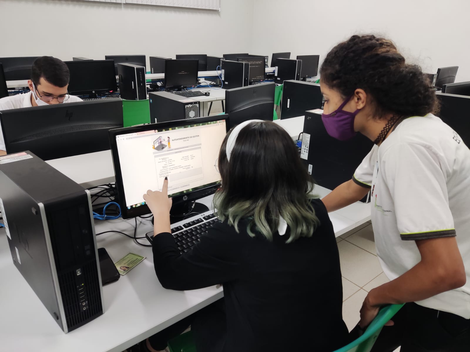 Estudantes do IFMT Rondonópolis mobilizam colegas para tirar o título de eleitor