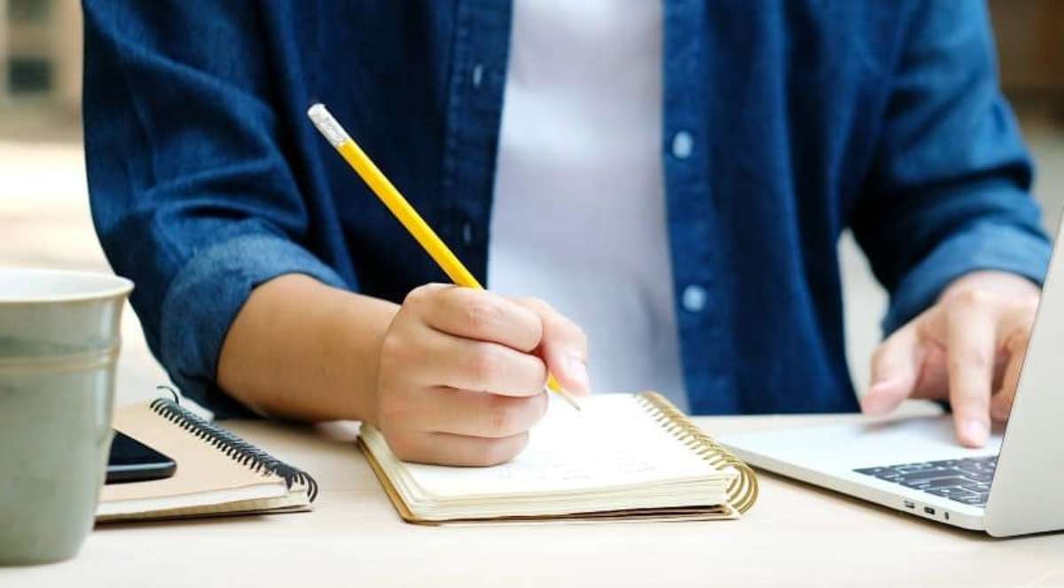 Programa de bolsas que oferece auxílio de até 100 mil dólares abre nova chance para inscrições