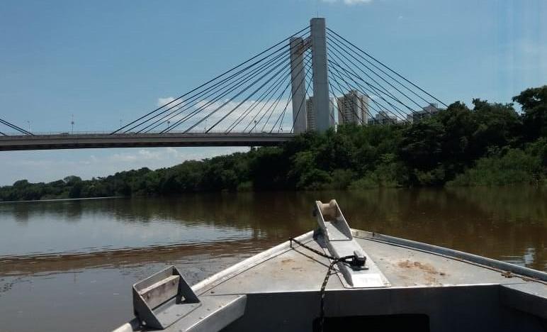 Fiscalização ambiental flagra pescado ilegal armazenado na margem do Rio Cuiabá