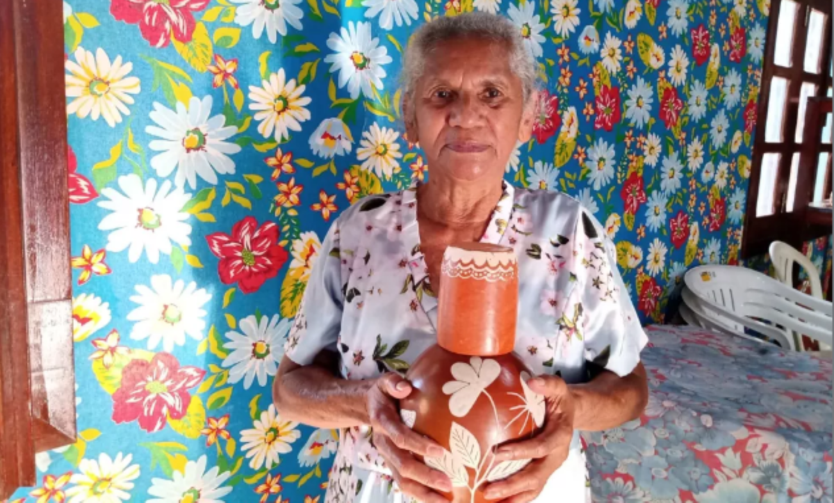 Ceramista de 75 anos procura interessados em aprender o ofício em Cuiabá