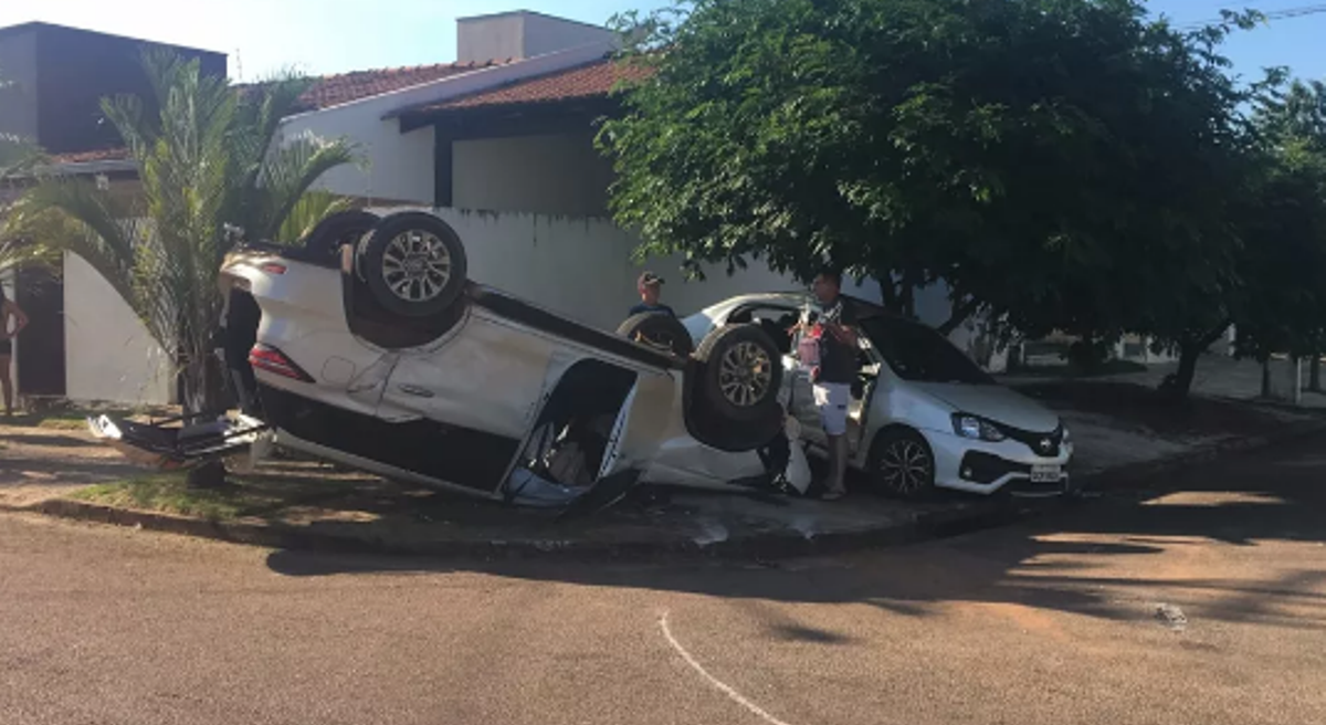 Sinop | Caminhonete capota e duas crianças ficam feridas