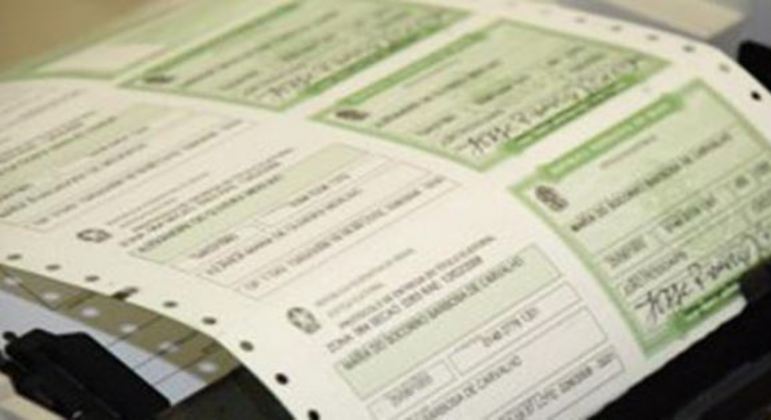 Prazo para emitir ou regularizar título de eleitor acaba em um mês