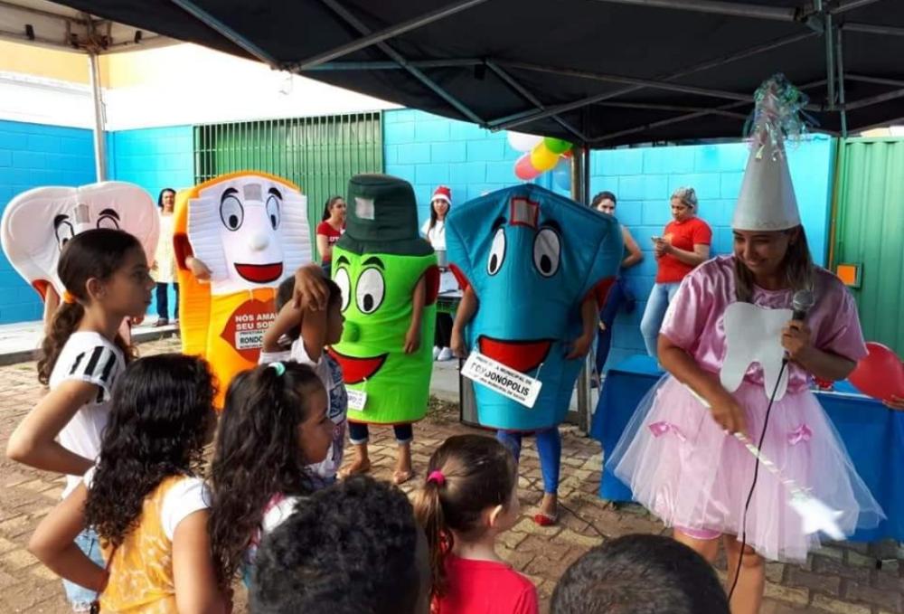 Programa Saúde na Escola ensina cuidados com os dentes a estudantes da Rede Municipal de Educação