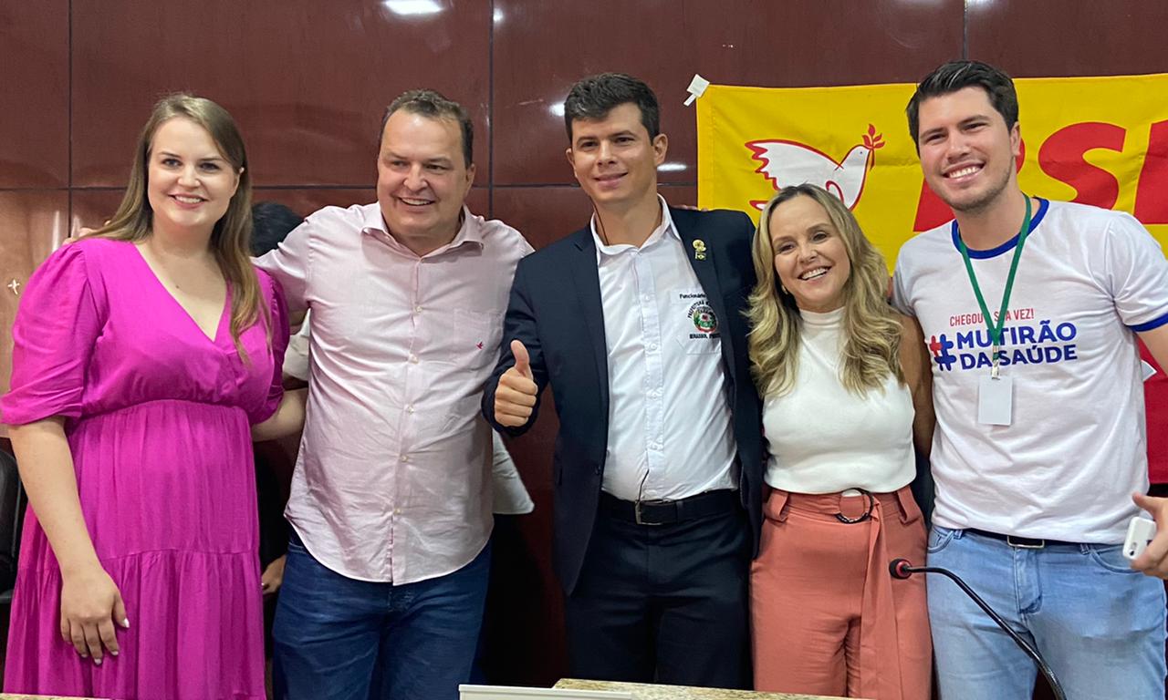 Max Russi cumpre agenda com Natasha no interior e filia novas lideranças