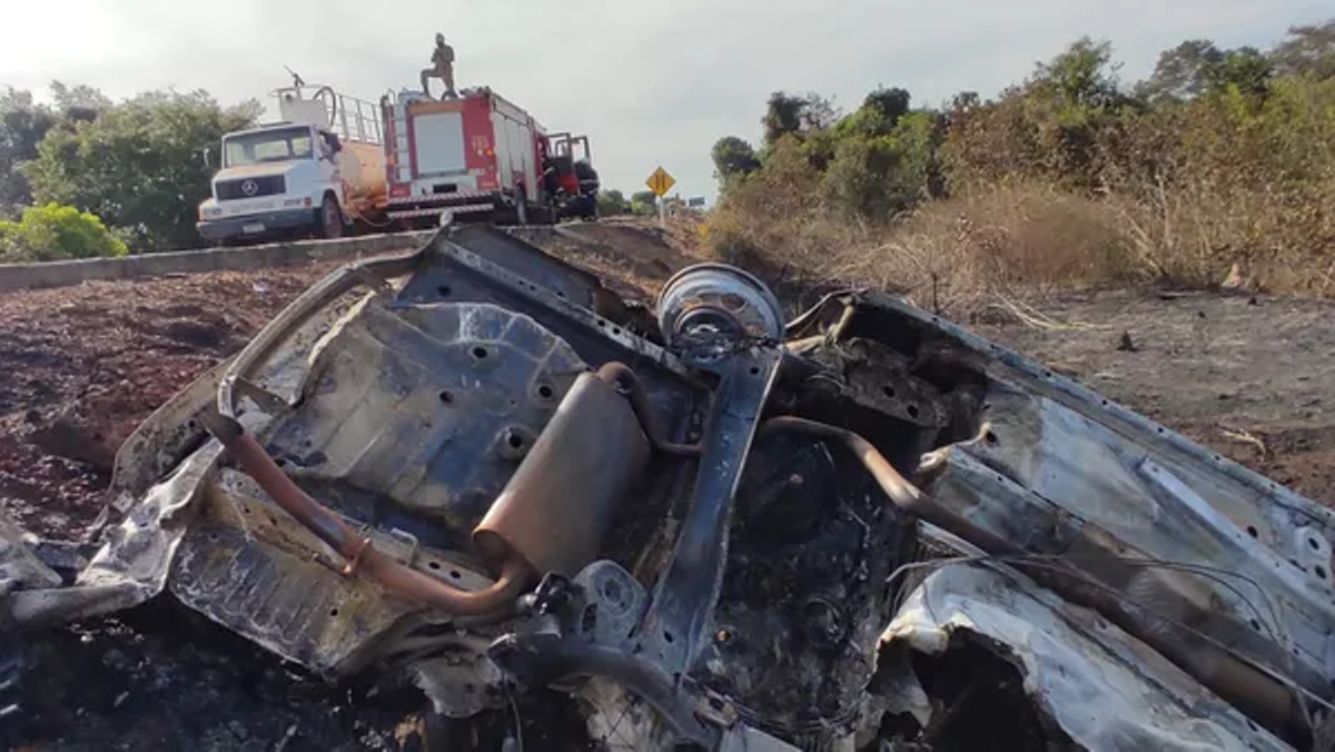 Mato Grosso | Três pessoas morrem em acidente entre carro e caminhão na BR-158