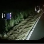 Mato Grosso | Ônibus com mais de 30 passageiros sai da pista e tomba; 4 ocupantes ficam em estado grave 6