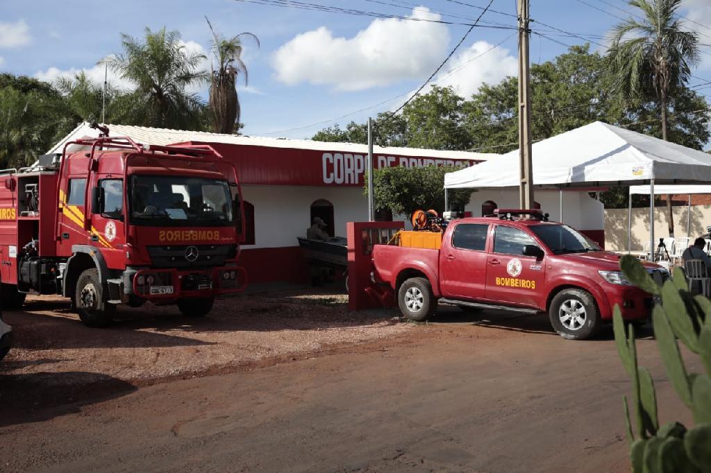 Governo de MT entrega caminhões auto bomba para combate aos incêndios no Pantanal mato-grossense
